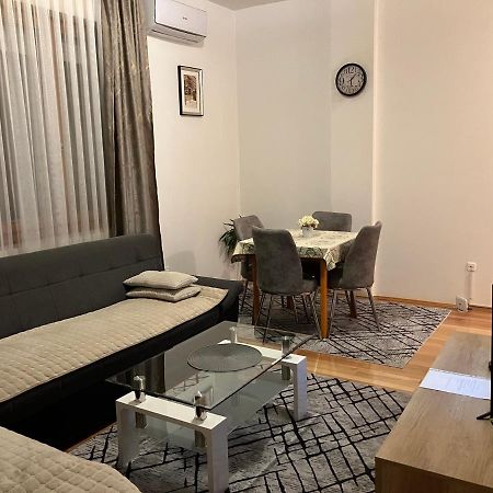 Stan Na Dan Centar Banja Luka Apartment Exterior photo